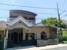 Dijual Murah Selangkah MERR Rumah 2,5 Lantai
