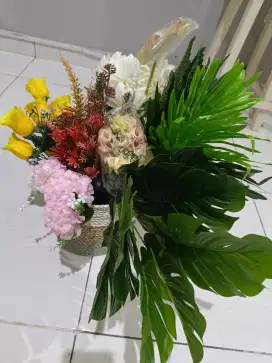 Bunga artificial yang hampir mirip bunga asli