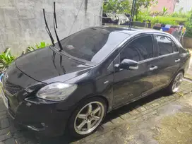 Toyota Limo 2011 Bensin