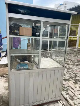 Etalase Aluminium Jualan sudah ada roda