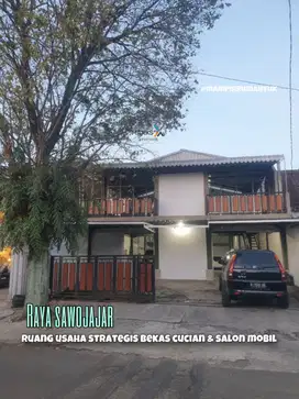 Ruang usaha strategis bekas cucian dan salon mobil di Raya sawojajar