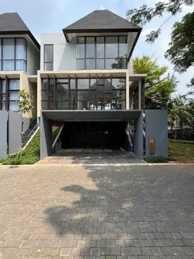 Dijual Rumah Zenith di Cluster Serenia Hills Lebak Bulus