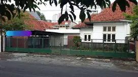 RUMAH TENGAH KOTA DAERAH STRATEGIS jalan sumbawa dkt tunjungan gubeng