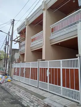 Dijual Cepat rumah murah 2 lantai bangunan baru lokasi strategis