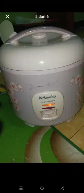 magicom miyako 1,8L harga 135k, lengkap sama pengukus no dus