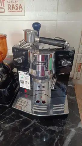 Mesin espresso delonghi ec 820b