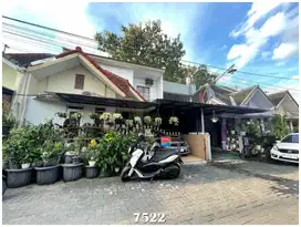 Rumah  2 LT Selatan SCH Mall jogja, Semi Furnish