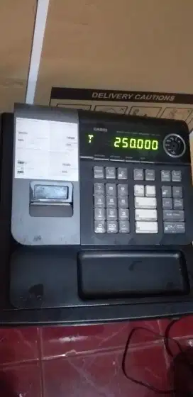 Kalkulator / mesin kasir CASIO SE S10