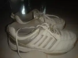 Di jual cepat sepatu Ket ukuran 43 Krn bth uang