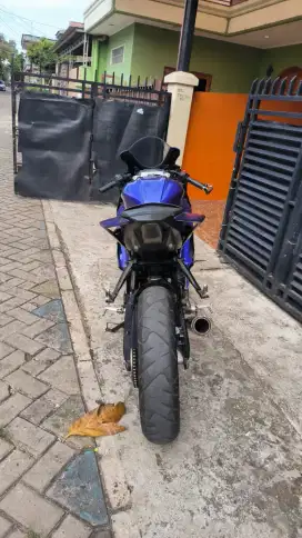 R15 V4 second full paper warna biru