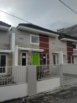 Rumah siap huni 600 jutaan dekat UPN Dekat pasar