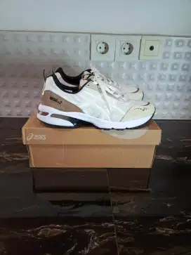 Asics Gel 1090V2 Size 43