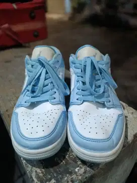 Nike Jordan 1 low ice blue