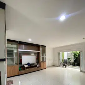 Disewakan Semi Furnished kota Wisata Cibubur