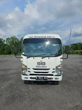 Isuzu nlr55 elf van minibus campervan 2019