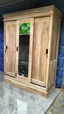 Lemari tiga pintu sliding jati
