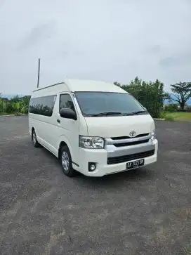 Toyota Hiace commuter 2021 low km 40rb