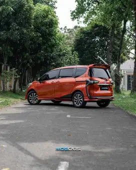 CASH TERMURAH SIENTA Q AT 2017 ORANYE METALIK SIENTA MATIC MOBCARS