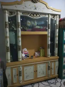 Dijual Lemari masih bagus dan Kulkas
