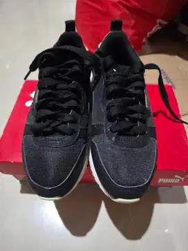 Sepatu Puma Wanita