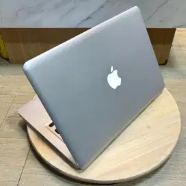 MacBook Pro 13” - Intel Core i5 | 8GB RAM | SSD256 BACKLITE