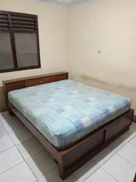 Ranjang dipan bahan kayu jati berikut kasur matras bonus bedcover baru