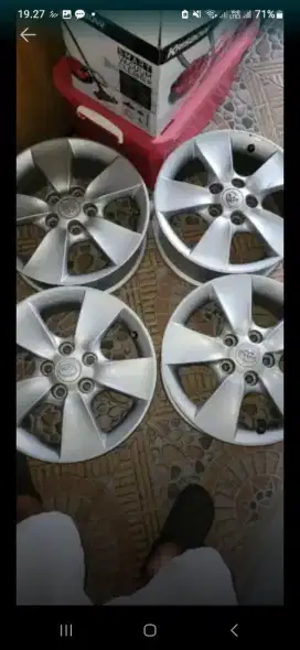 Velg Toyota Rush