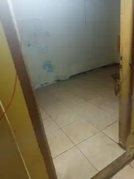 rumah di kontrakin murah dengan 4 petak/ruangan