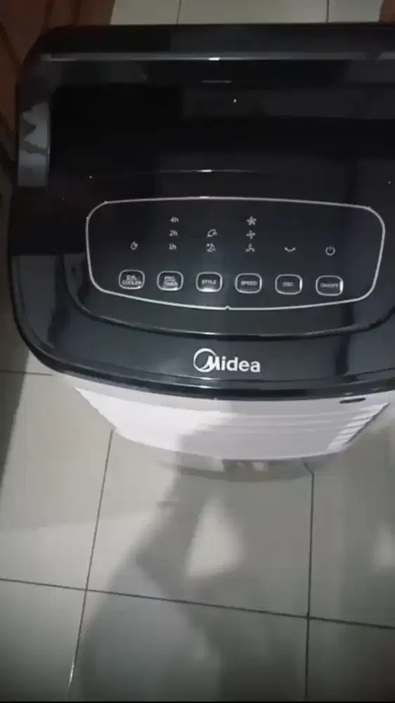 Midea air cooler type AC 120-16