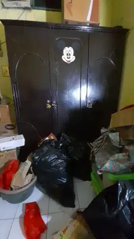 LEMARI 3 PINTU KAYU
