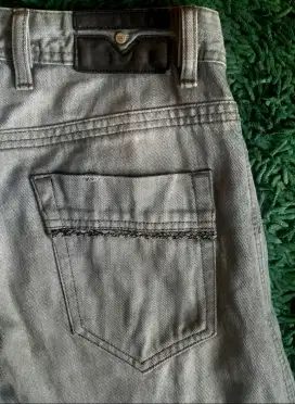 DIESEL Jeans Thicar Size 28
			
100% Original