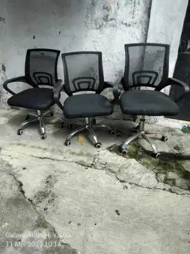 3 kursi kantor roda sandaran