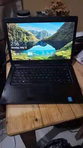 DELL Core i7-5600. Ram 8GB SSD 256GB. Windows 10. Ngebuut
