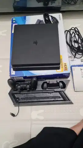 Ps 4 slim 1 TB CUH 2218-B
