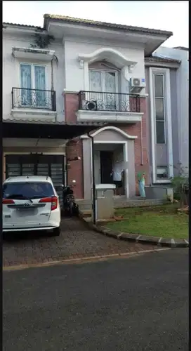 Dijual Rumah Taman  Crystal Gading Serpong