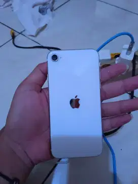 iPhone se 2 inter 64gb fullset minus wifi only Lok jakpus