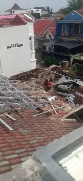 Jasa bongkar pasang atap baja ringan,genteng bocor,talang,kanopi