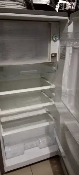 Kulkas 1 pintu hisense