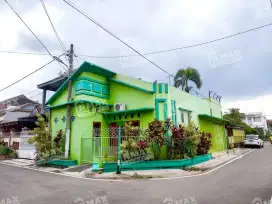 Dijual rumah hook 1,5 lantai cocok utk usaha dan toko lokasi strategis