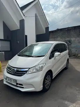 Honda Freed 2013 Listrik