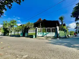 Rumah Hook Design Etnic Jawa Dekat Jl.Raya Slamet Riyadi Tosuro