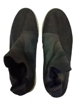 Sepatu slip on Payless
