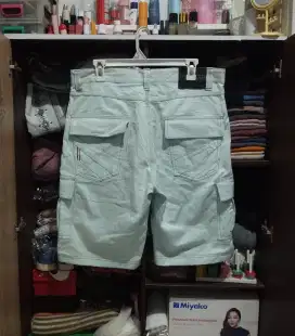 Celana pendek cargo