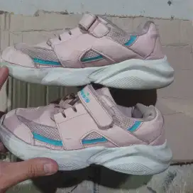 Sepatu Anak Size 34 DiadoraPink
