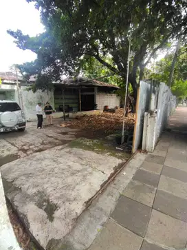 Dijual Rumah Tua Hitung Tanah di cempaka Putih Jakarta Pusat
