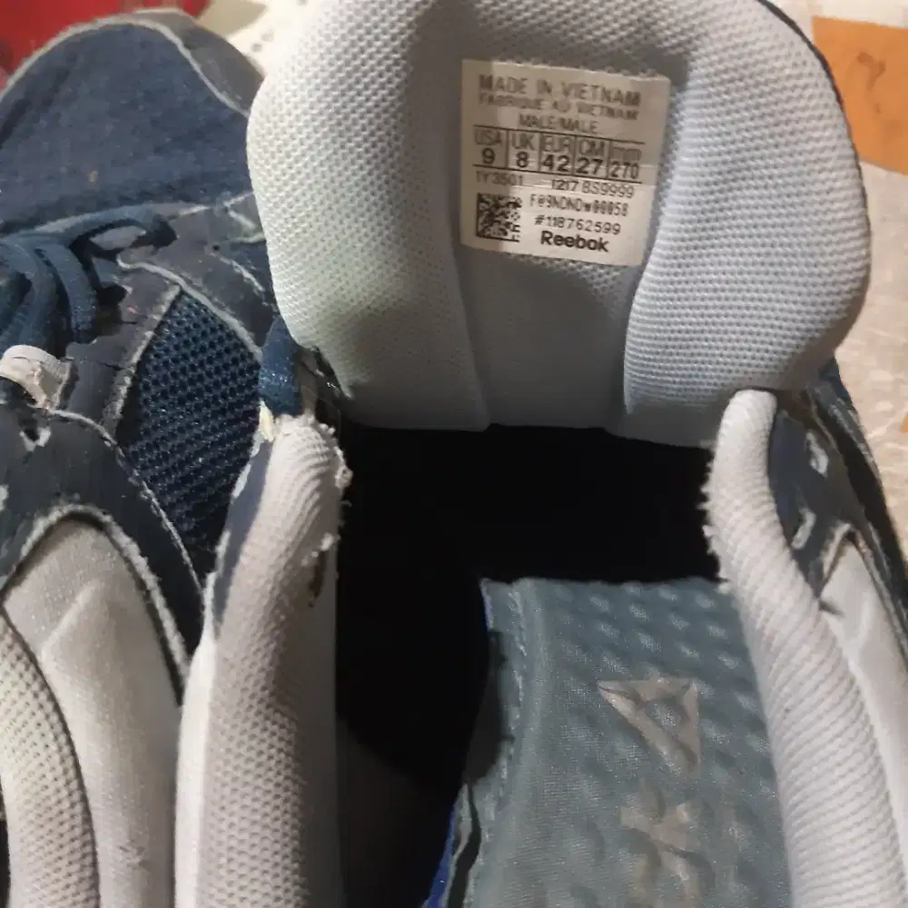 Sepatu Reebok Cowok No.42