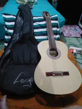Gitar Klasik plus tasnya