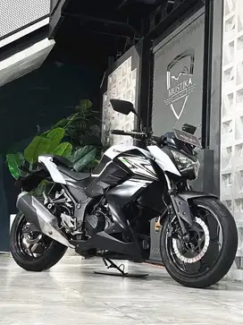 Termurah‼️Kawasaki Z250 th 2014 putih - Ayu Mustika