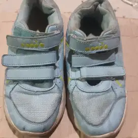 Sepatu Anak Diadora Biru Size 34