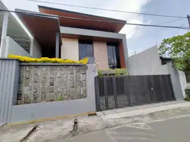 Rumah Mewah dekat unwahas di gajah mungkur semarang